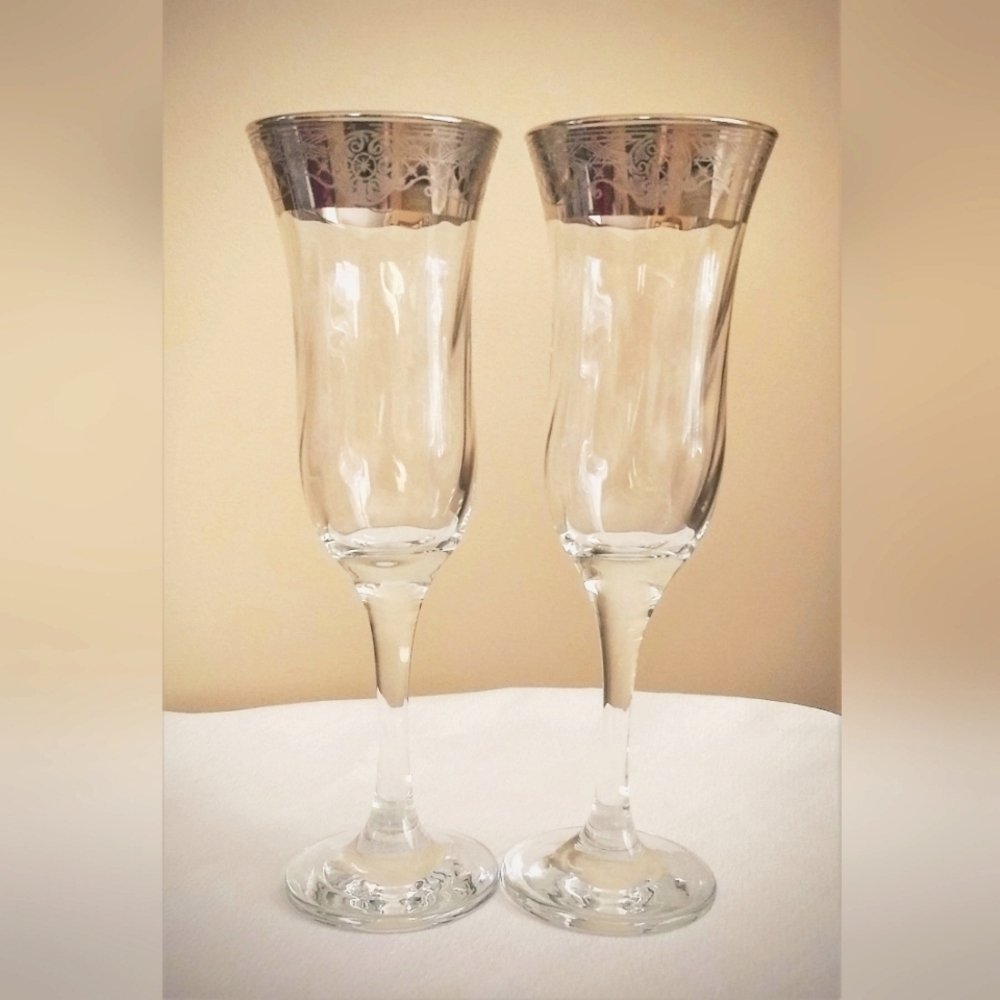 Elegant Champagne Flutes w/ beautiful Silver Etched Design -Set of 2